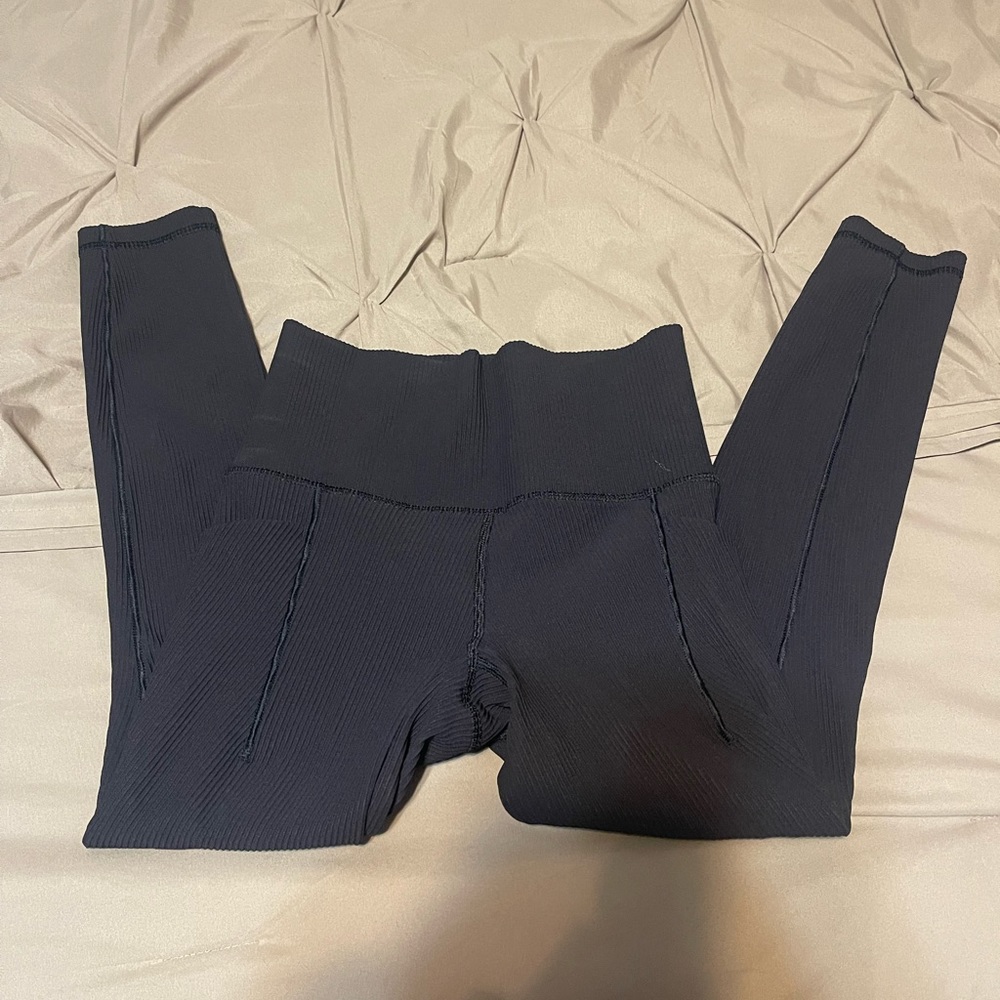 Athleta salutation 7/8 ribbed leggings